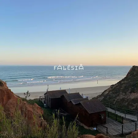 Refugio Na Da Falesia, A Pe E Golfe, Alfamar E Falesia *