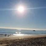 Refugio Na Da Falesia, A Pe E Golfe, Alfamar E Falesia
